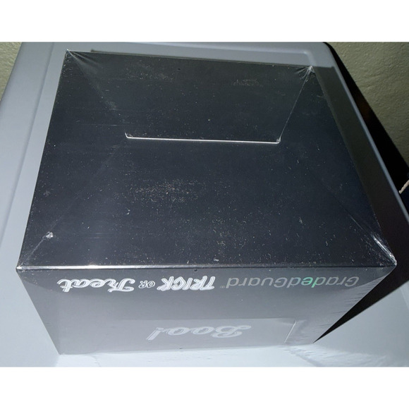 10x GradedGuard Trick or Treat (PSA) - Sealed Box - Picture 8 of 8